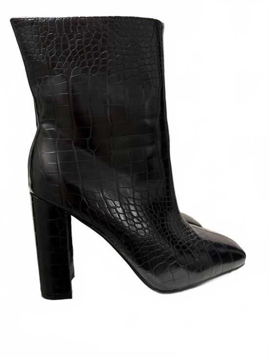 PrettyLittleThing Shoes - PrettyLittleThing Black Croc-Embossed Mild Calf Block Heel Boots Size 6